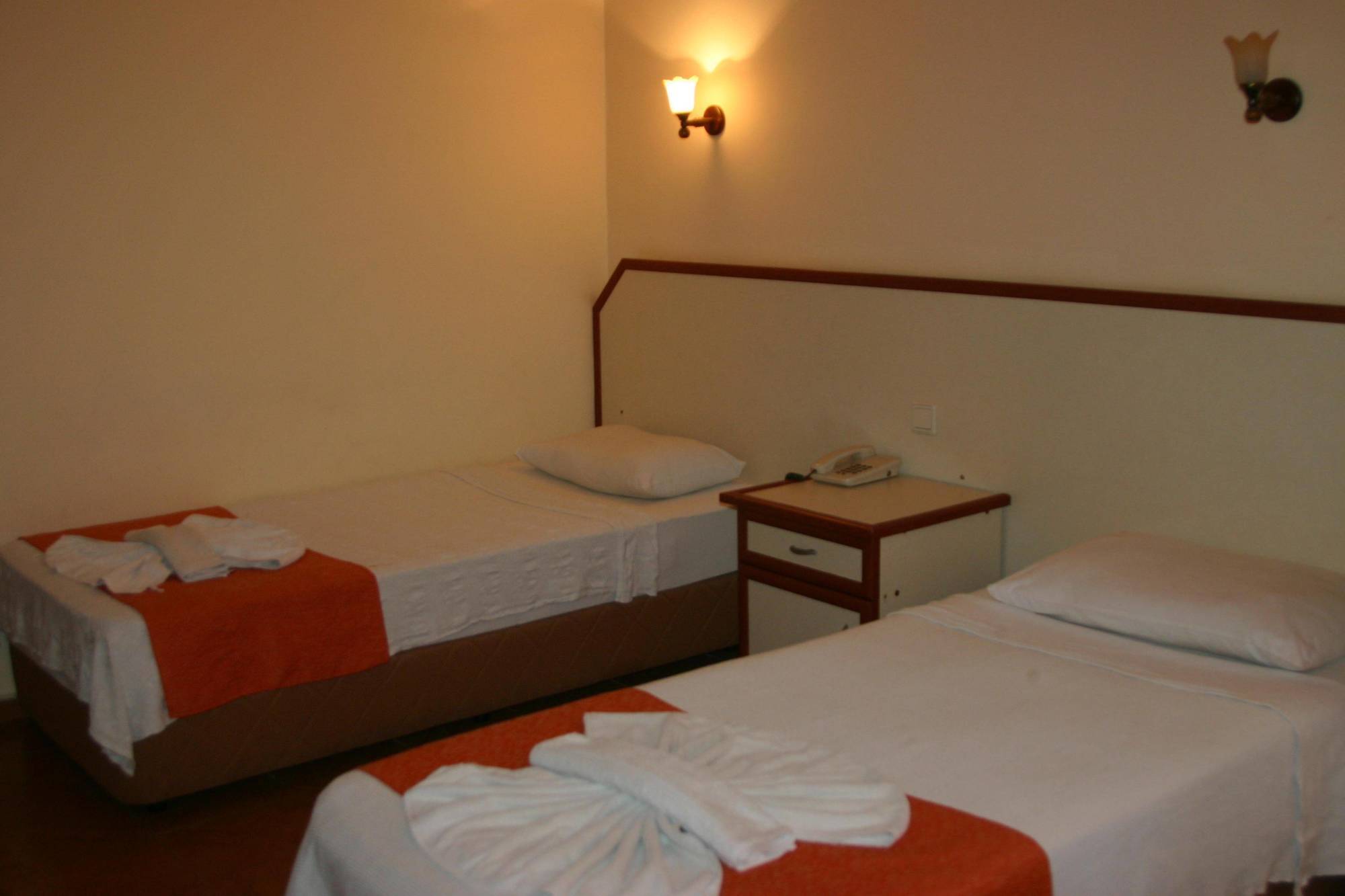 Hotel Santur คูซาดาซี ภายนอก รูปภาพ