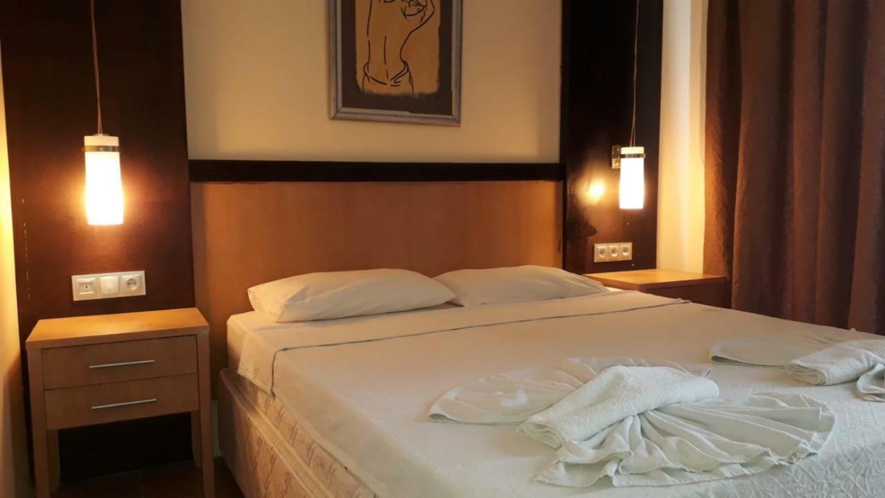 Hotel Santur คูซาดาซี ภายนอก รูปภาพ