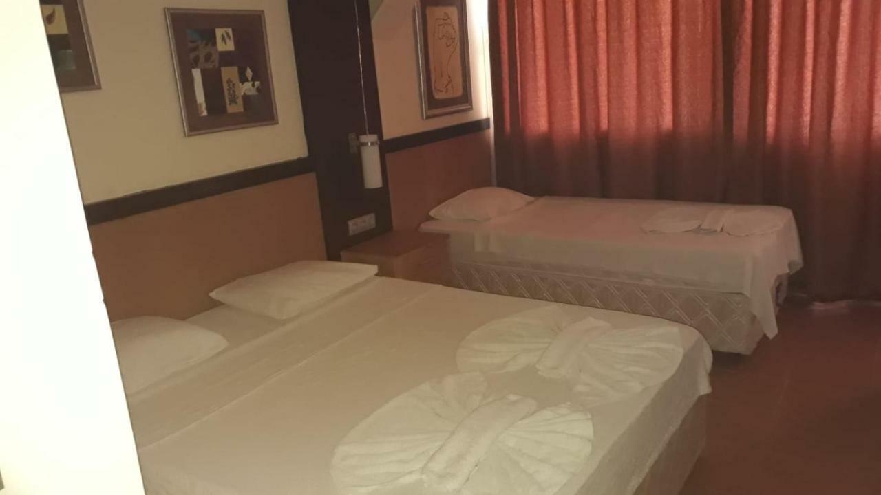 Hotel Santur คูซาดาซี ภายนอก รูปภาพ